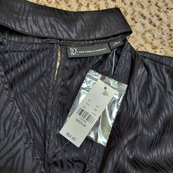 NEW Women's Long Sleeve Blouse Black Zebra Satin Size Medium - Picture 2 of 11